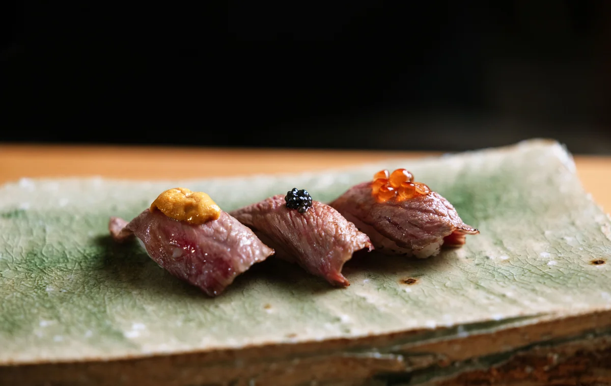 日本料理「日向海」的牛肉握壽司